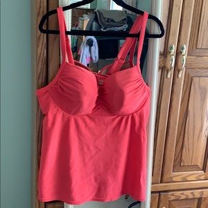 Land Bryant Cacique Swim top EUC Size 40 DD.